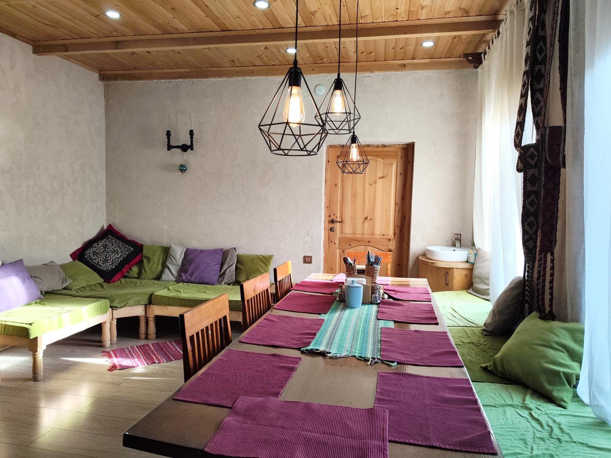 Evergreen Guesthouse Karakol Eksteriør bilde
