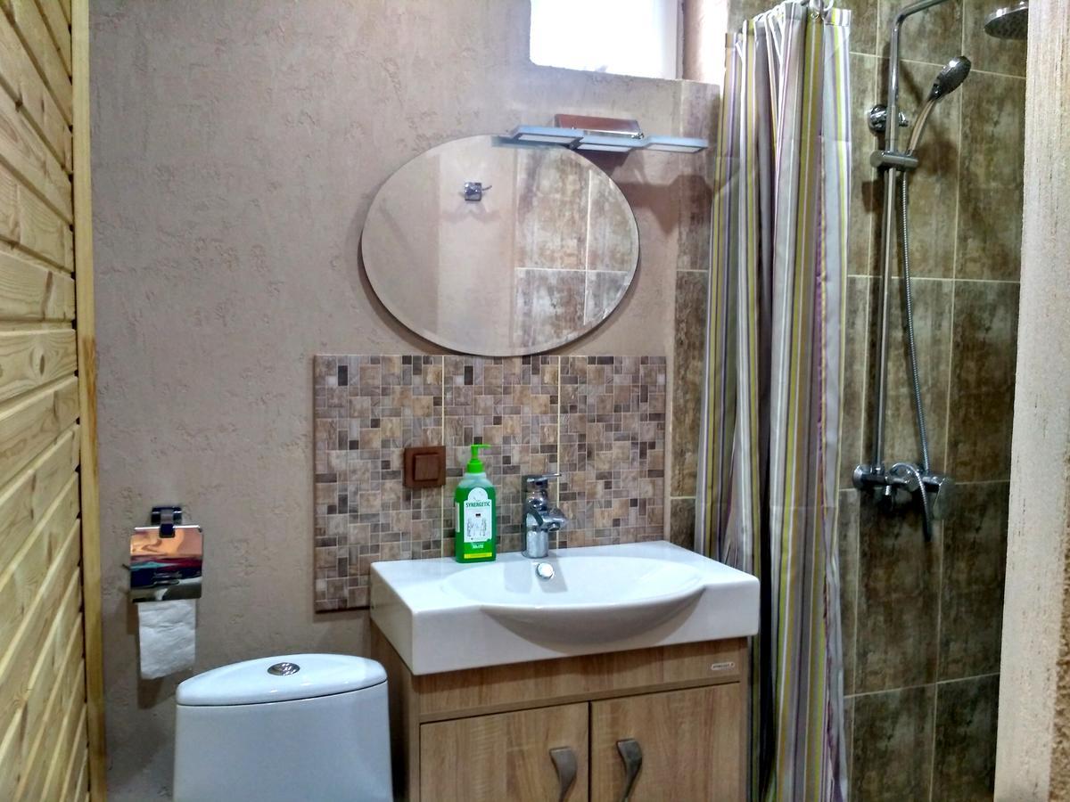 Evergreen Guesthouse Karakol Eksteriør bilde